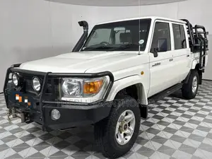 Toyota Land Cruiser 2016 White