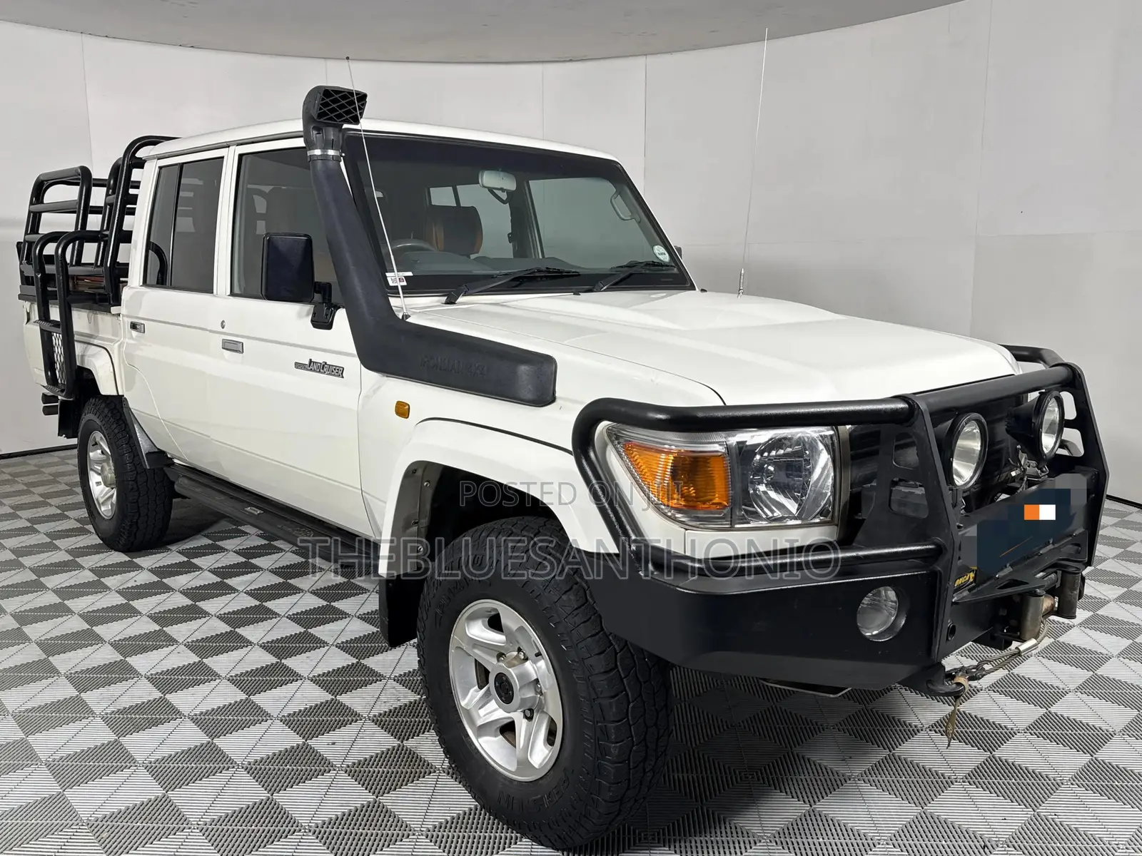 Toyota Land Cruiser 2016 White