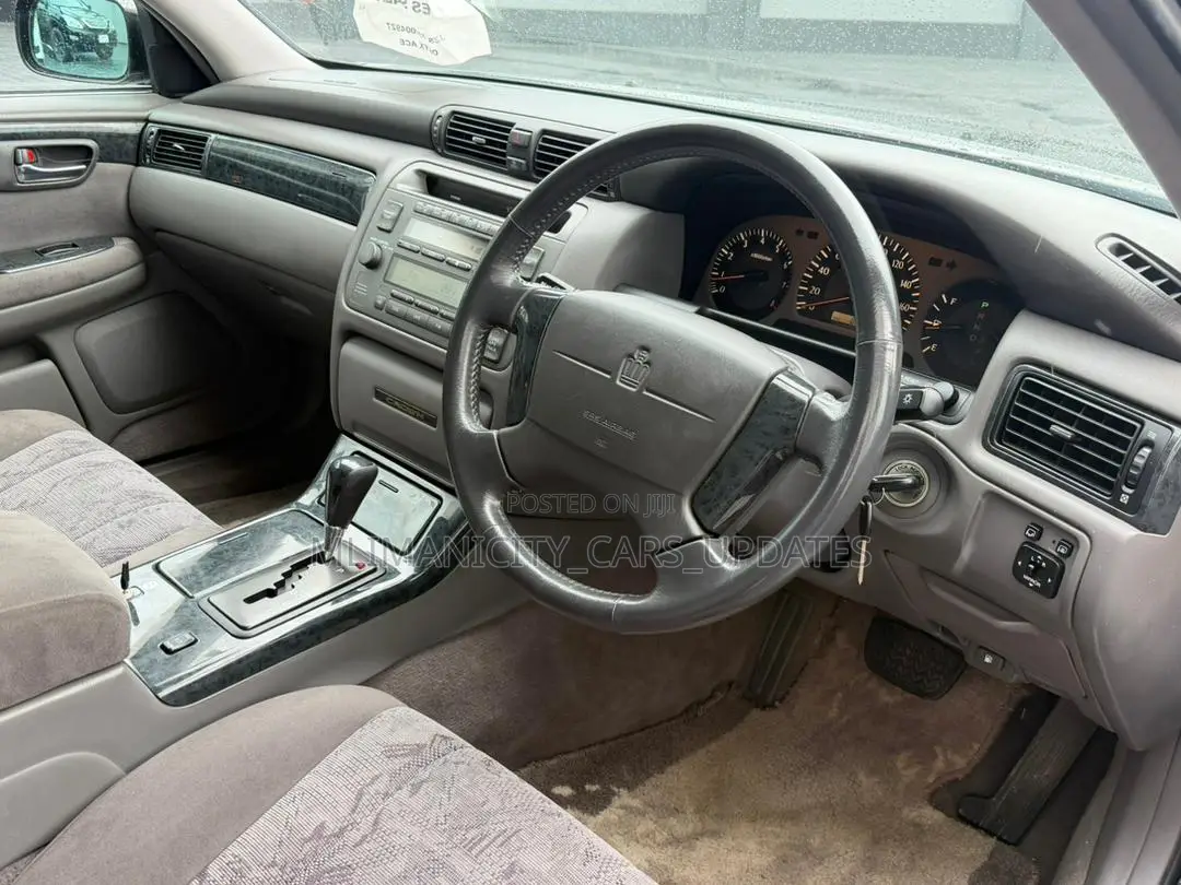 Toyota Crown Royale 2005 Black