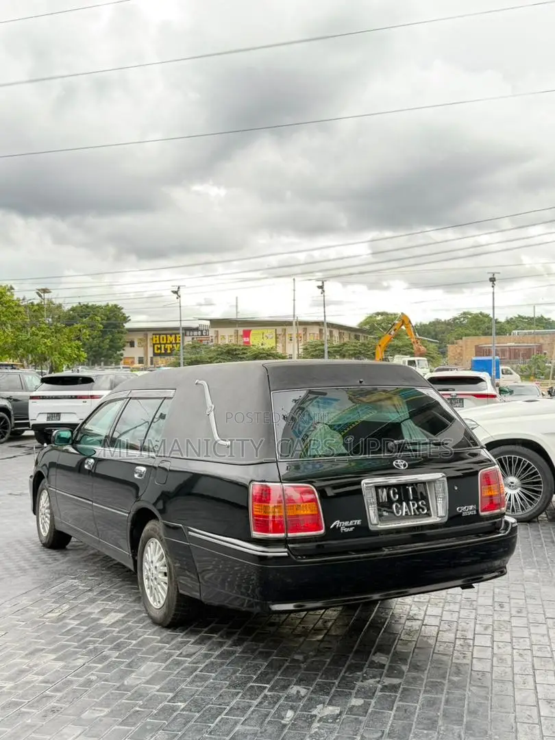 Toyota Crown Royale 2005 Black