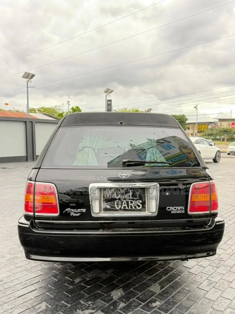 Toyota Crown Royale 2005 Black