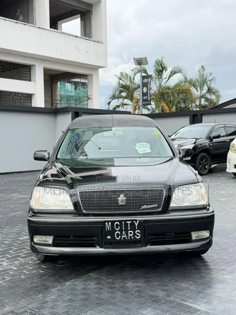 Toyota Crown Royale 2005 Black