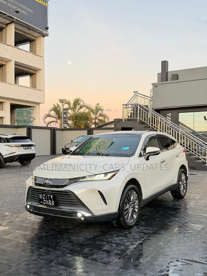 Toyota Harrier 2.0 4WD 2020 White