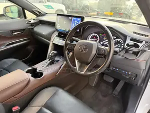 Toyota Harrier 2.0 4WD 2020 White