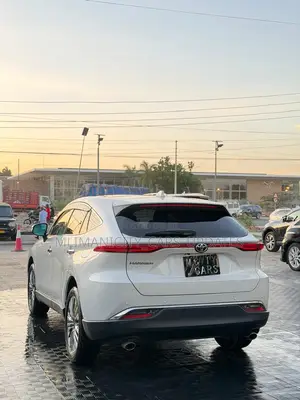 Toyota Harrier 2.0 4WD 2020 White