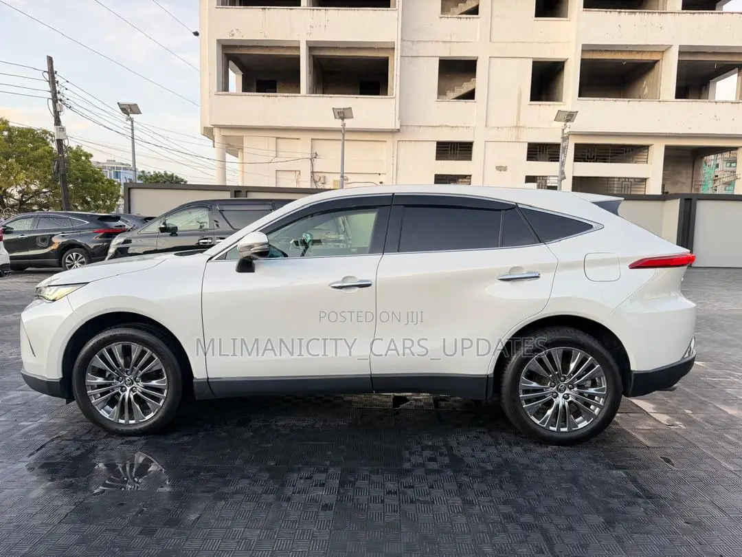 Toyota Harrier 2.0 4WD 2020 White