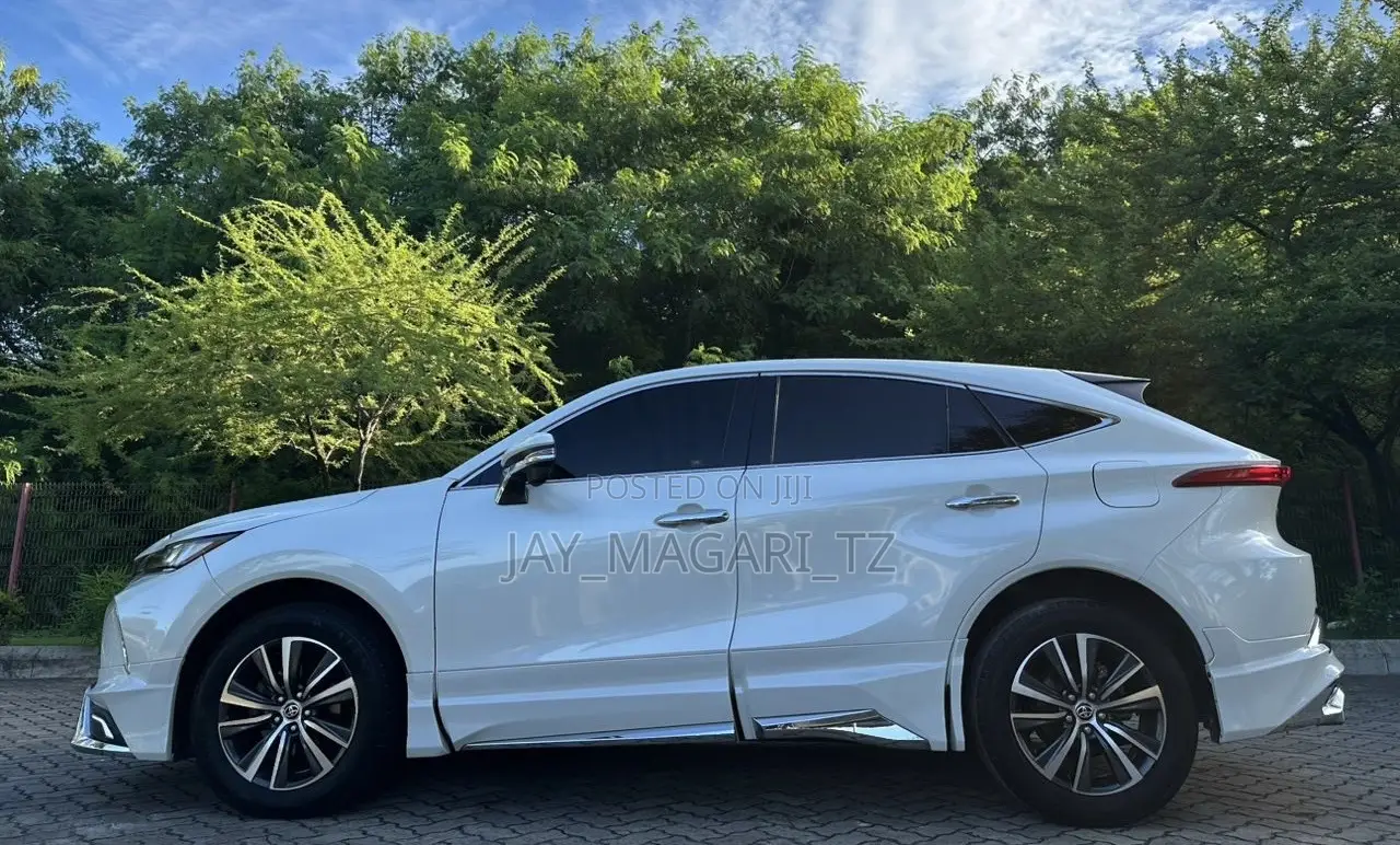 Toyota Harrier 2021 White