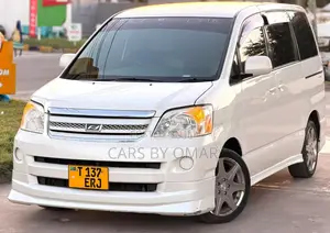 Toyota Noah 2005 White