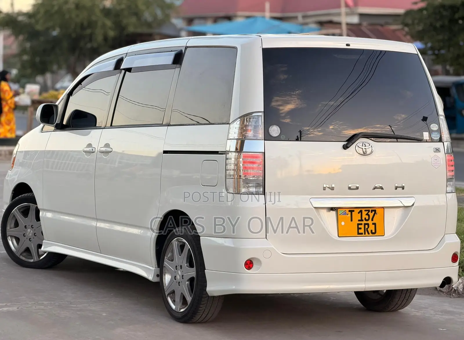 Toyota Noah 2005 White