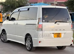 Toyota Noah 2005 White