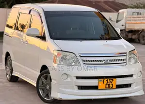 Toyota Noah 2005 White
