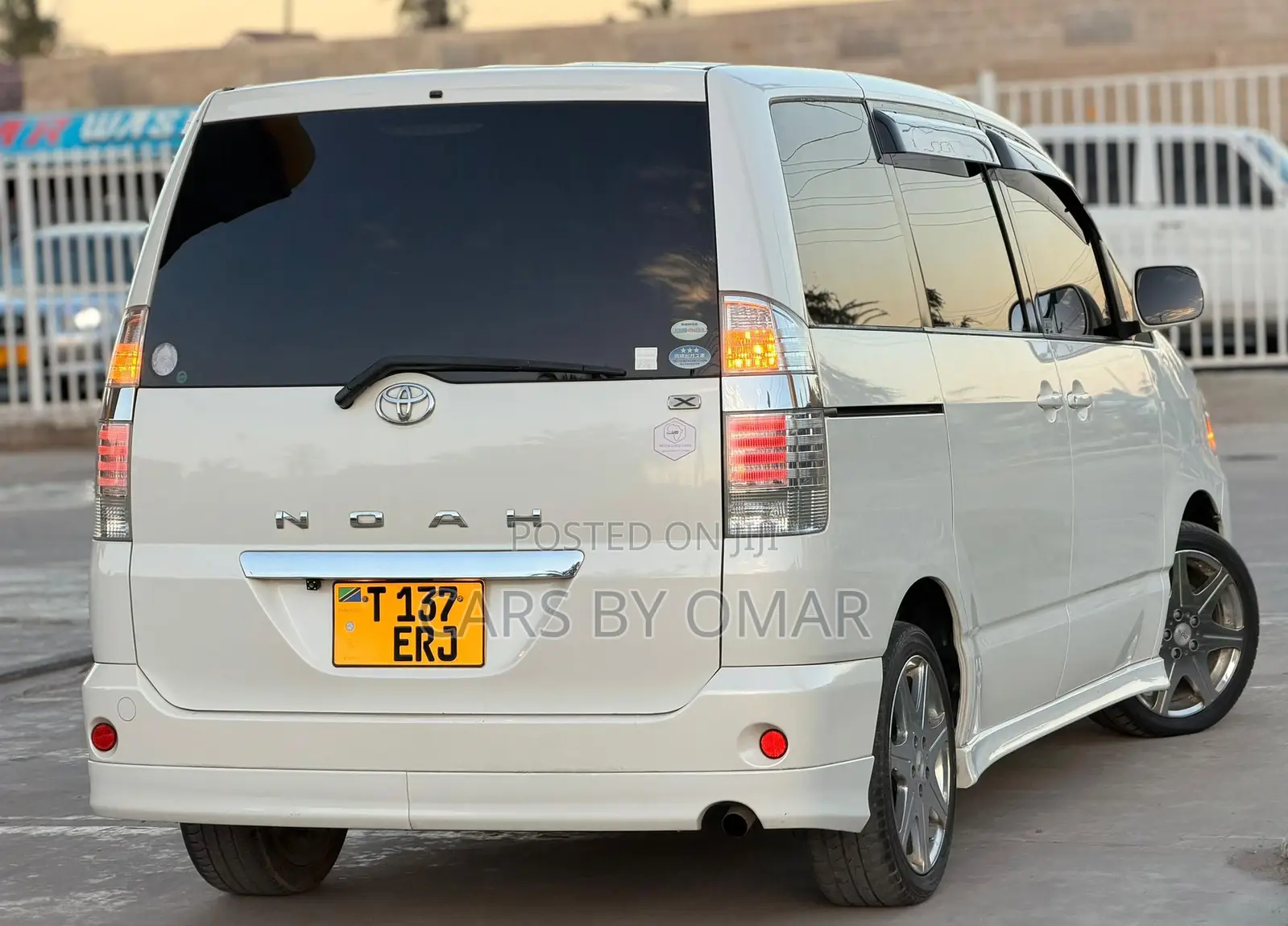 Toyota Noah 2005 White