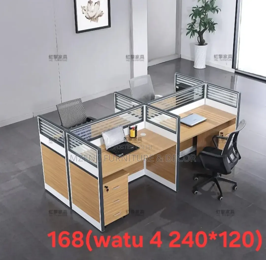 Working Station of 4 People