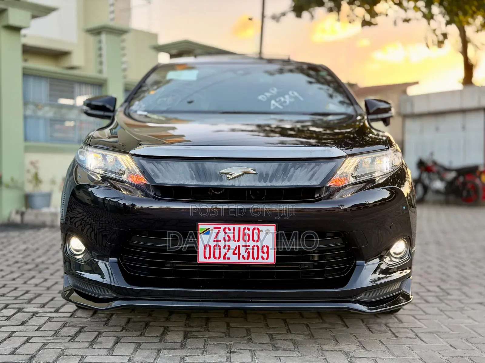 Toyota Harrier 2.0 2016 Ivory