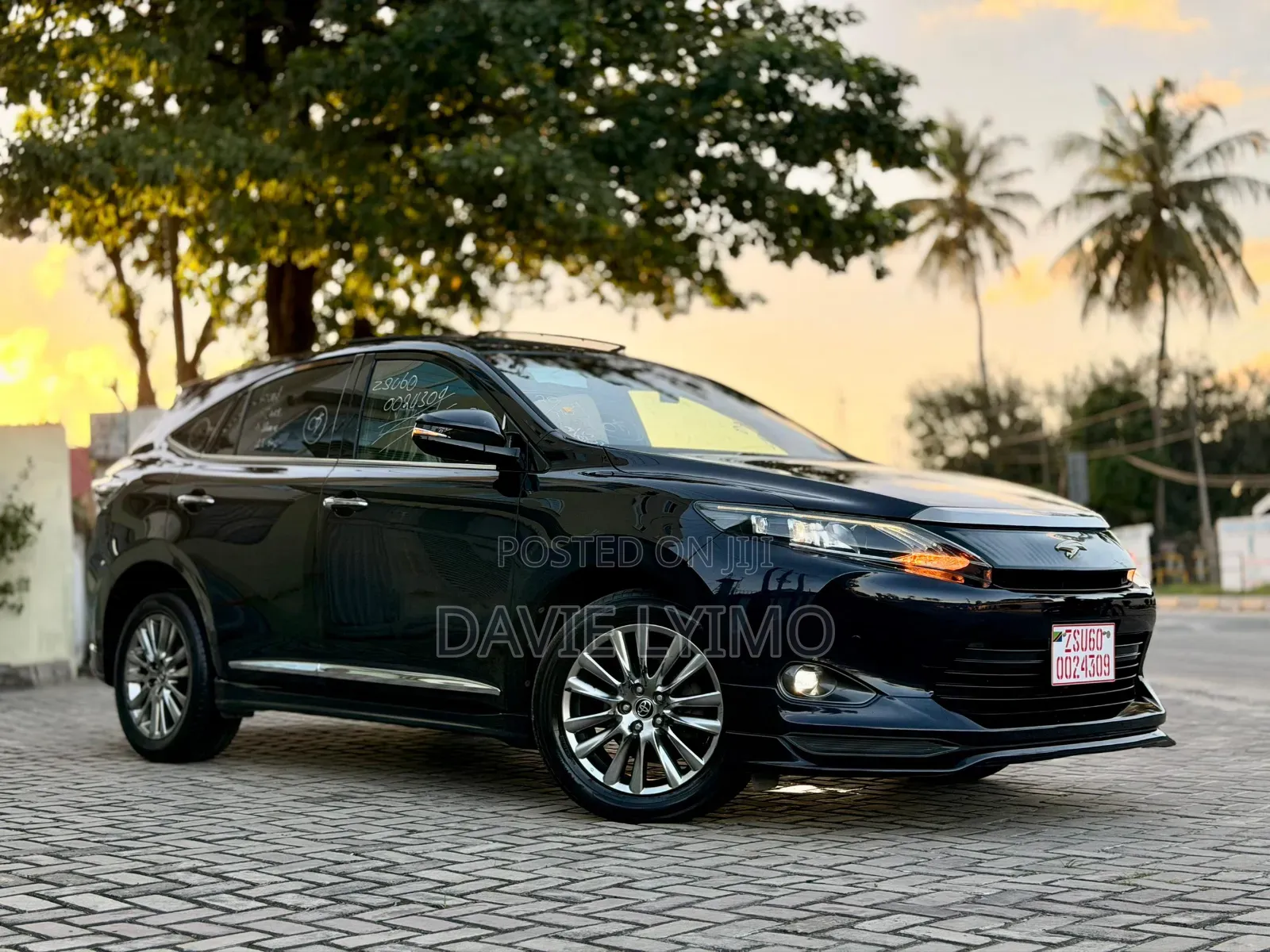 Toyota Harrier 2.0 2016 Ivory