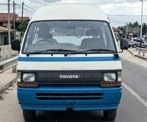 Toyota HiAce 2005
