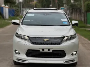 Toyota Harrier 2.0 2017 Off white