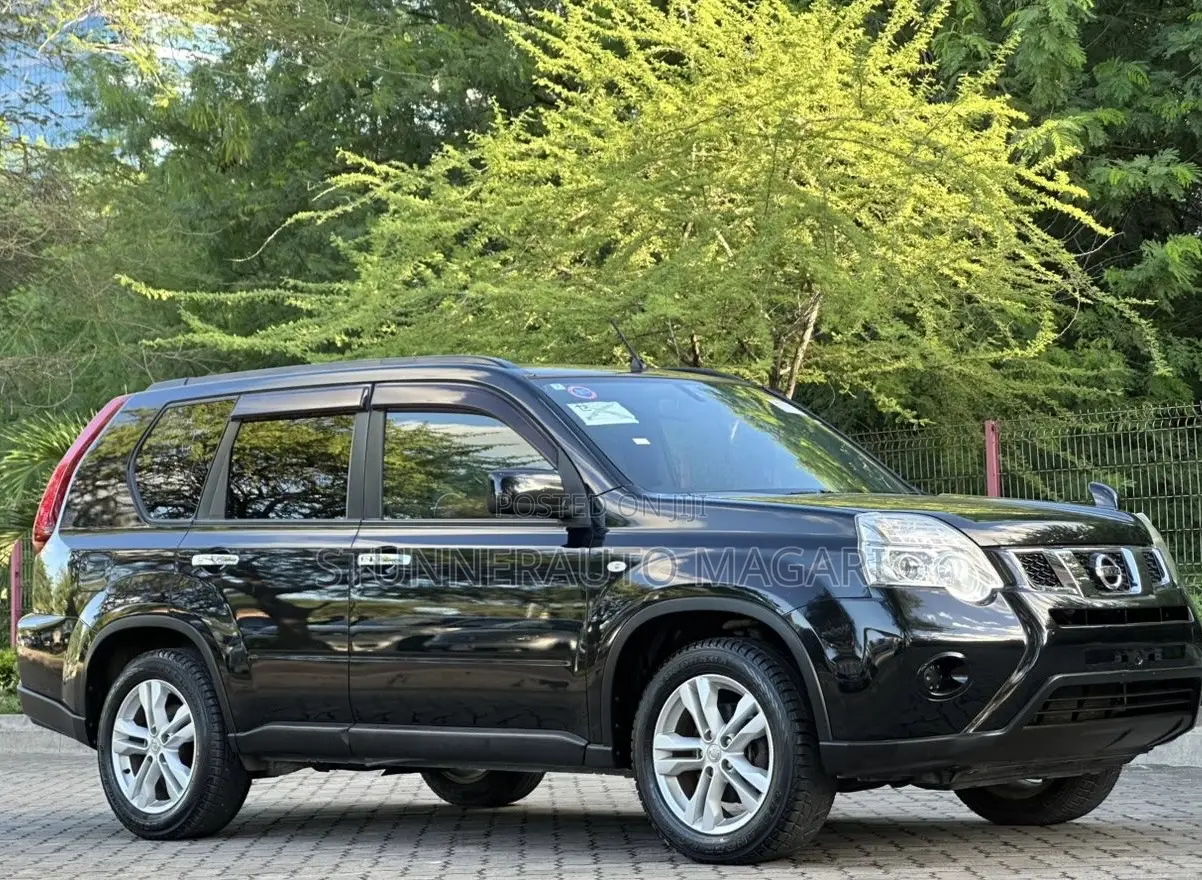 Nissan X-Trail 2012 Matt Black