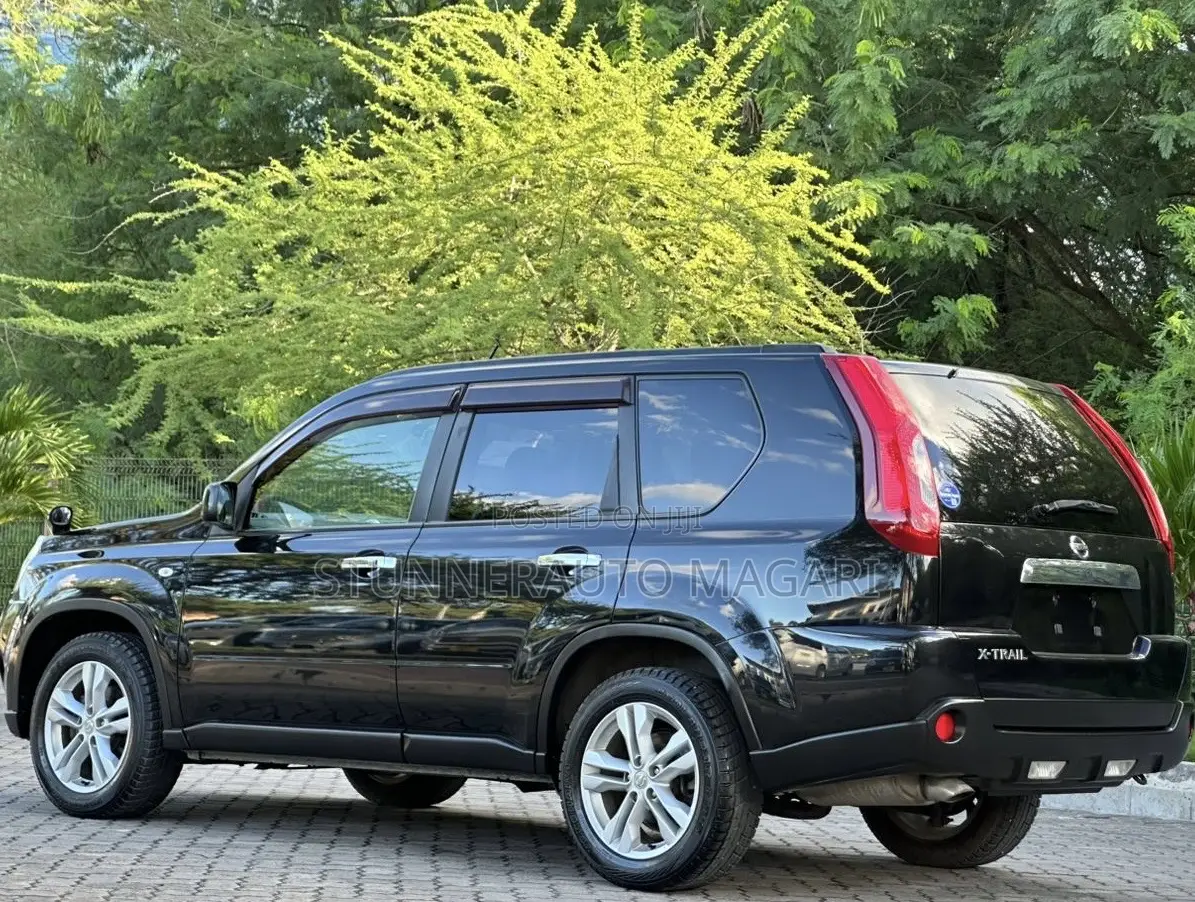 Nissan X-Trail 2012 Matt Black