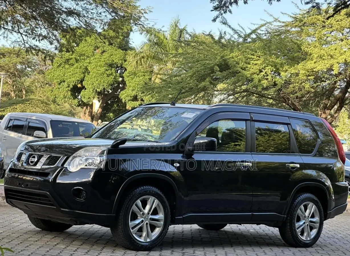Nissan X-Trail 2012 Matt Black