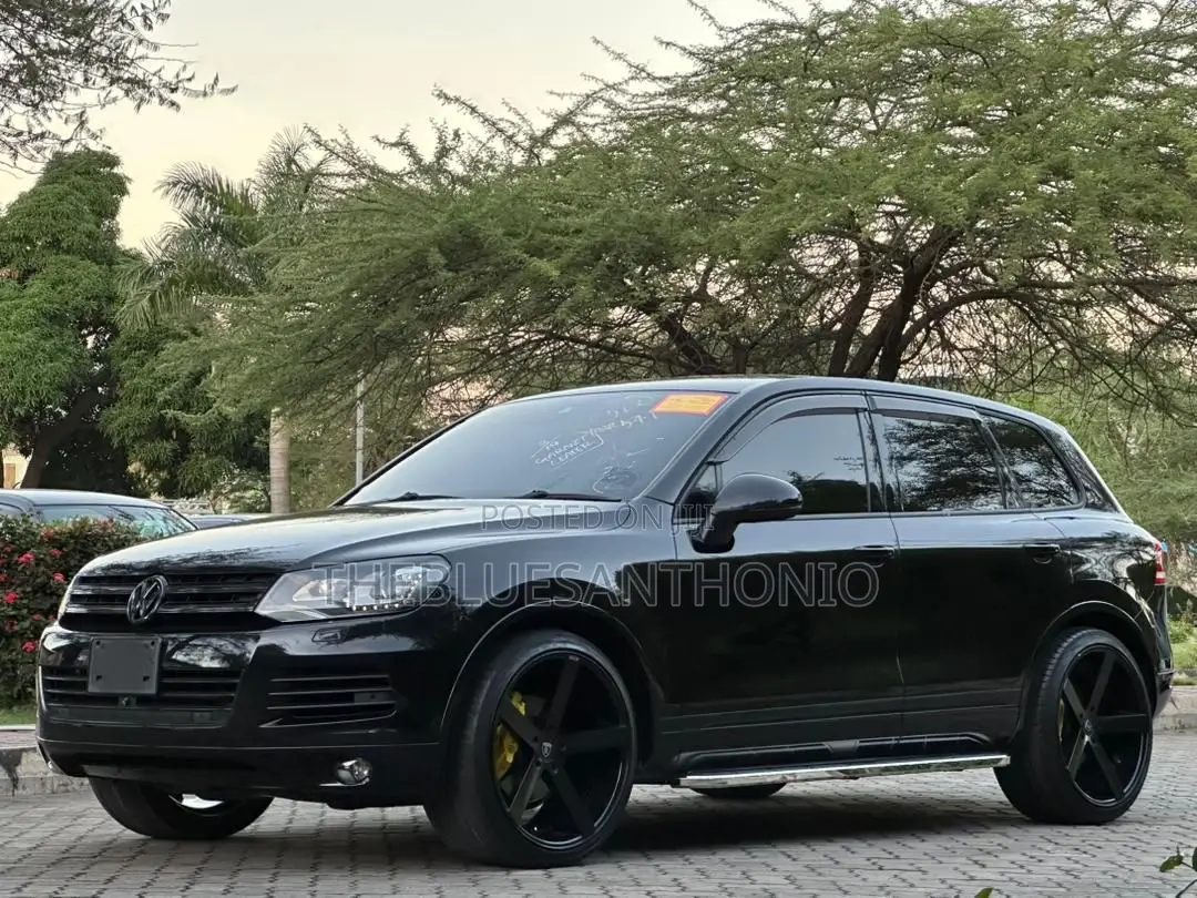Volkswagen Touareg 2011 Black
