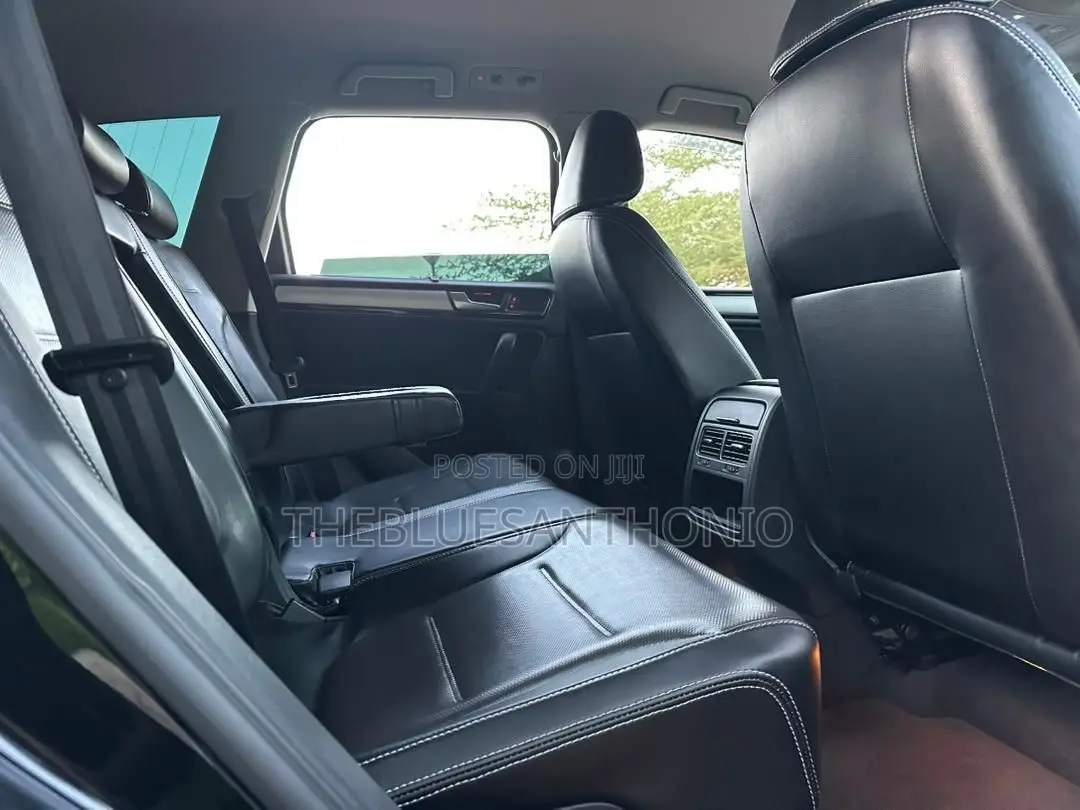 Volkswagen Touareg 2011 Black
