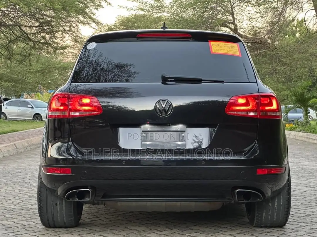 Volkswagen Touareg 2011 Black
