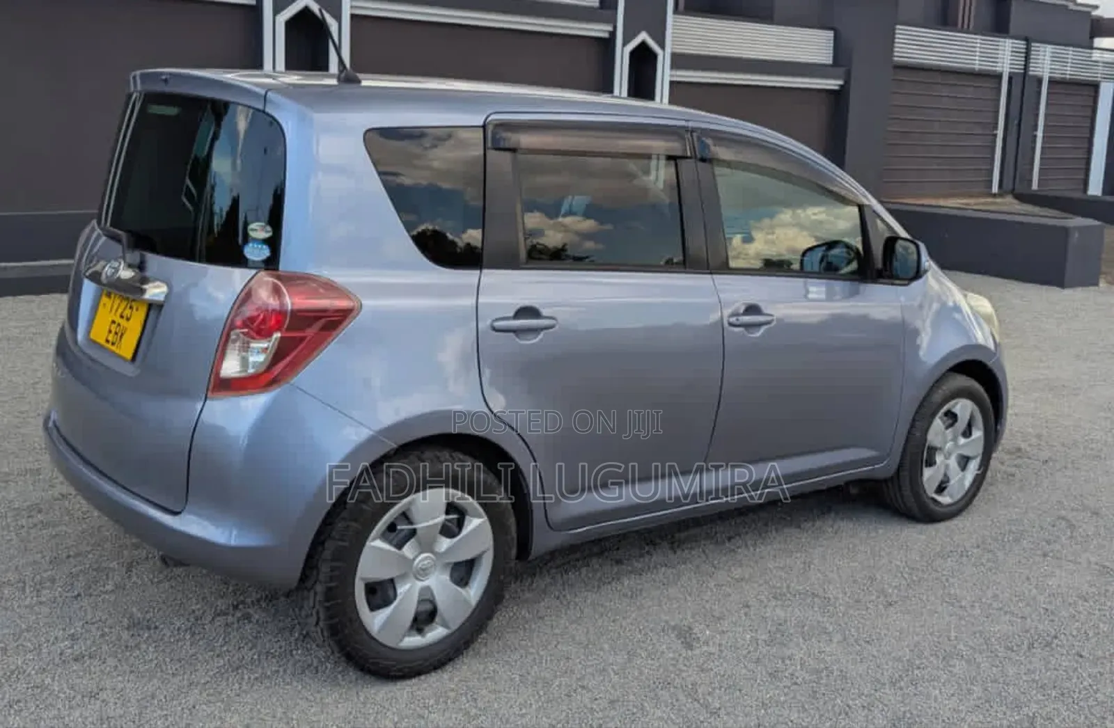 Toyota Ractis 2007 Gray