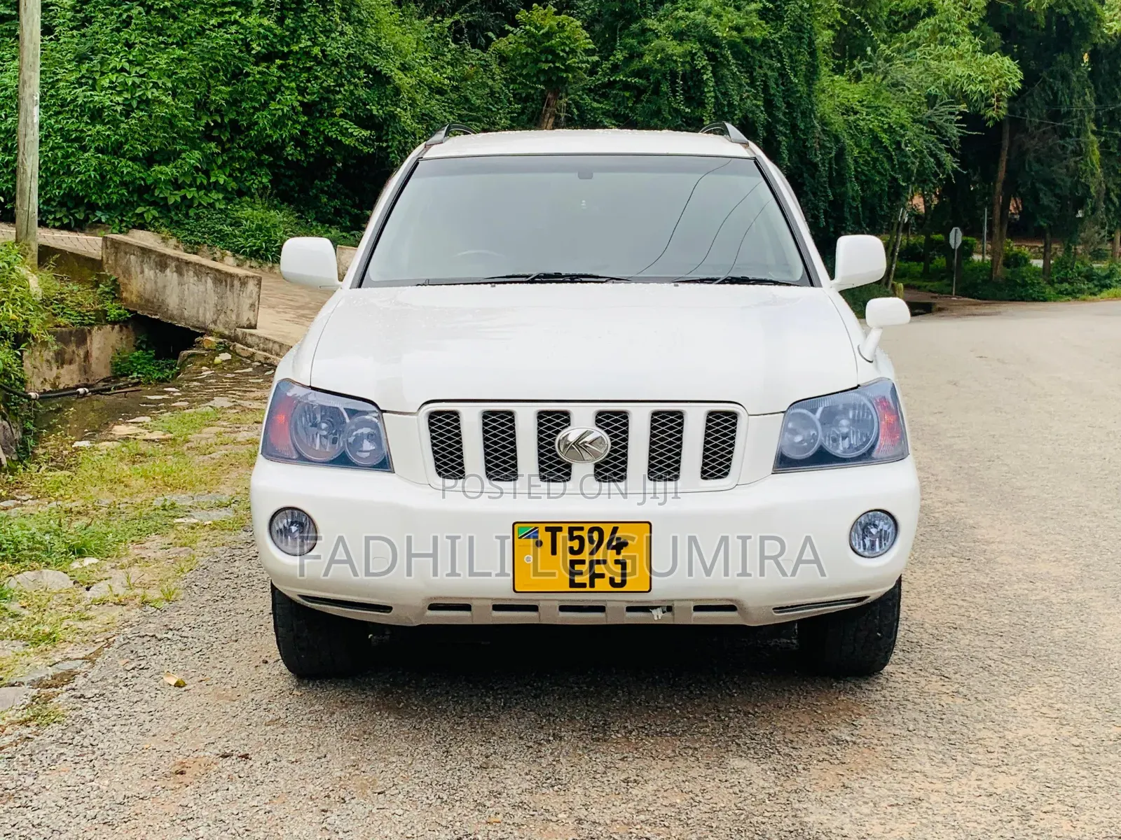 Toyota Kluger 2004 White