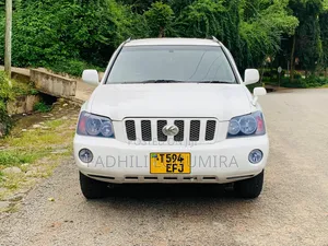 Toyota Kluger 2004 White