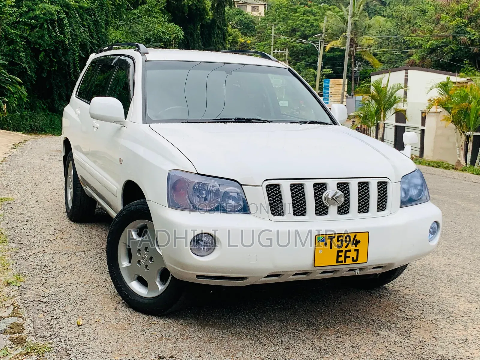Toyota Kluger 2004 White
