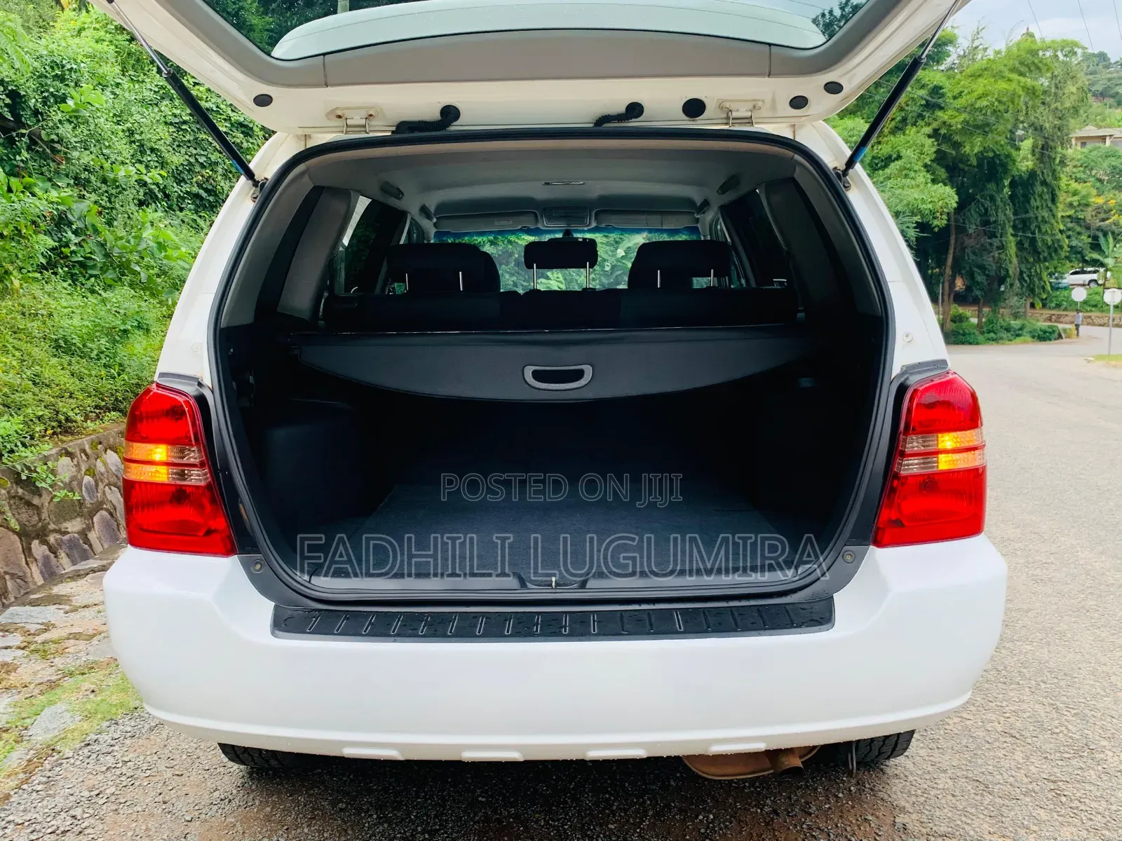 Toyota Kluger 2004 White