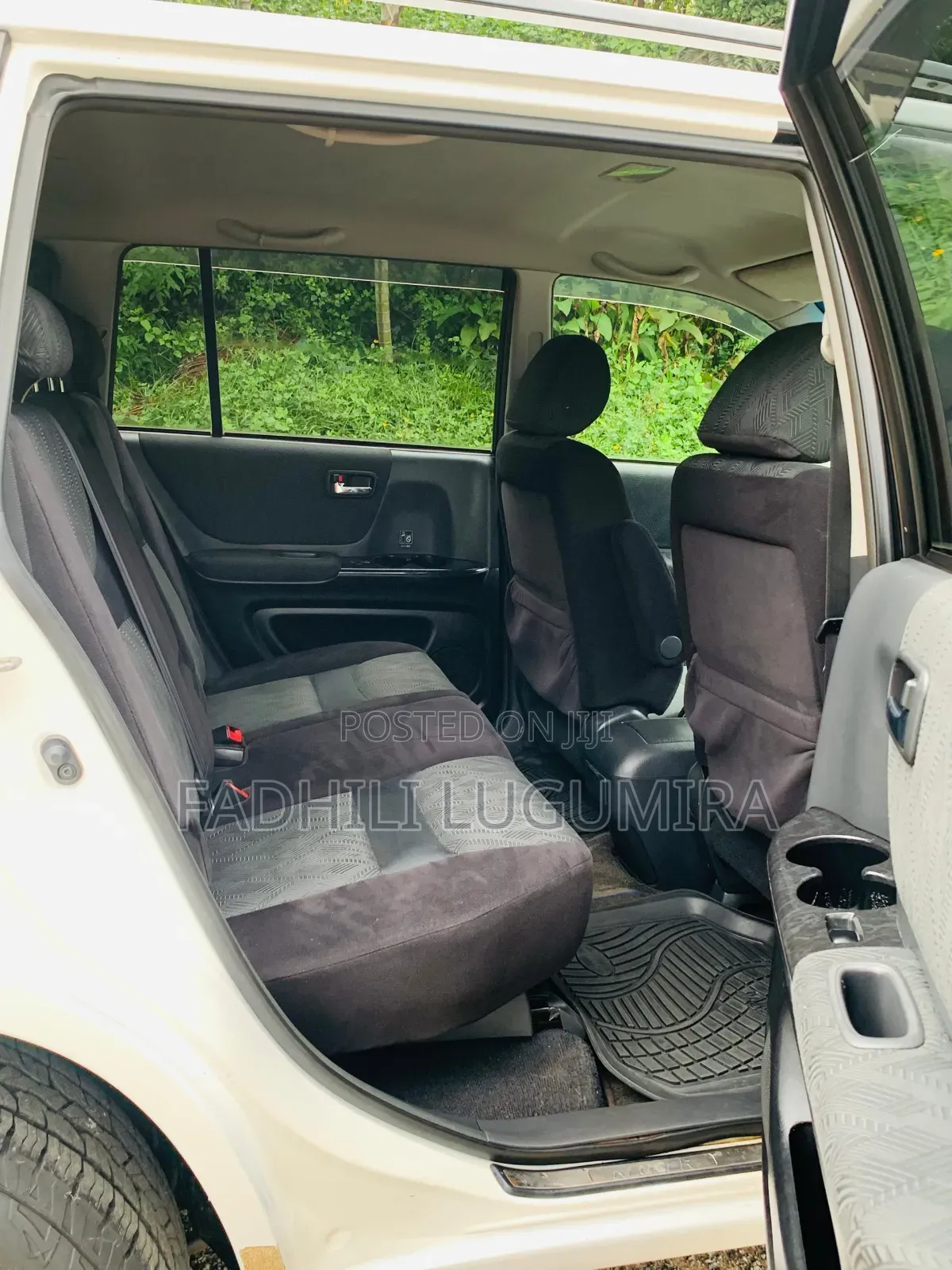 Toyota Kluger 2004 White
