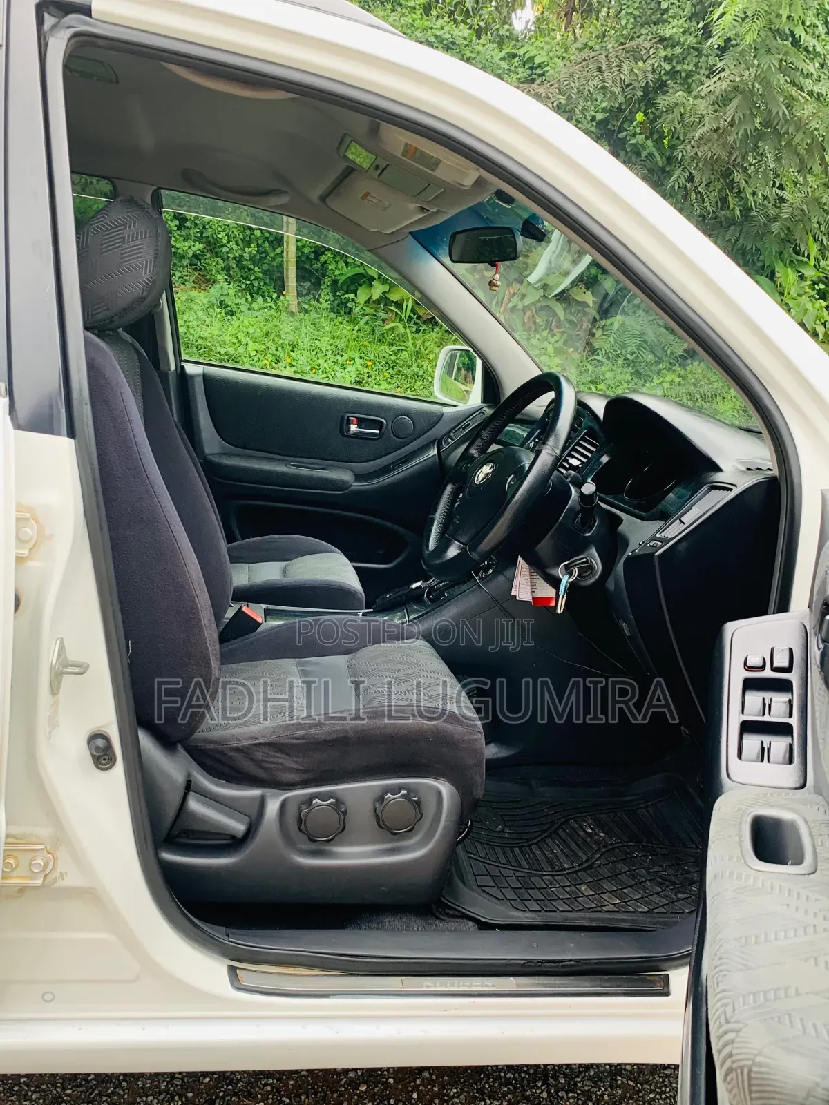 Toyota Kluger 2004 White