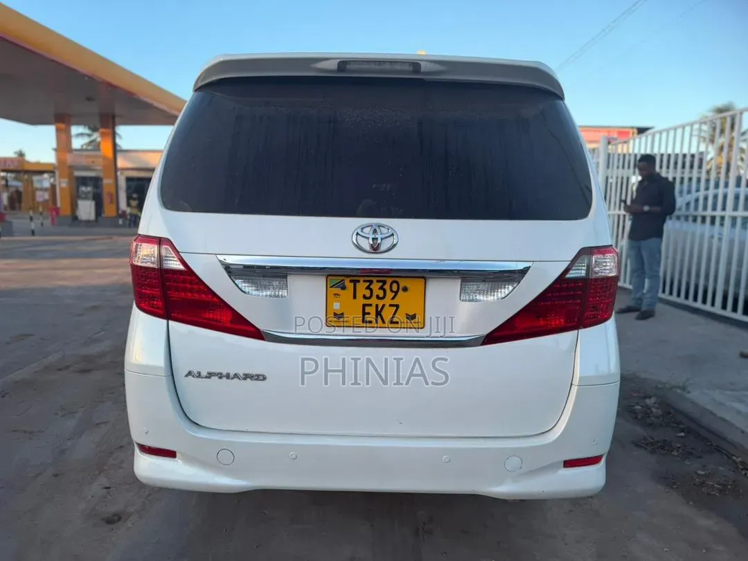 Toyota Alphard 2010 White