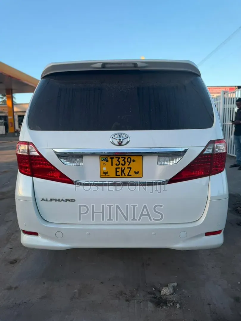 Toyota Alphard 2010 White