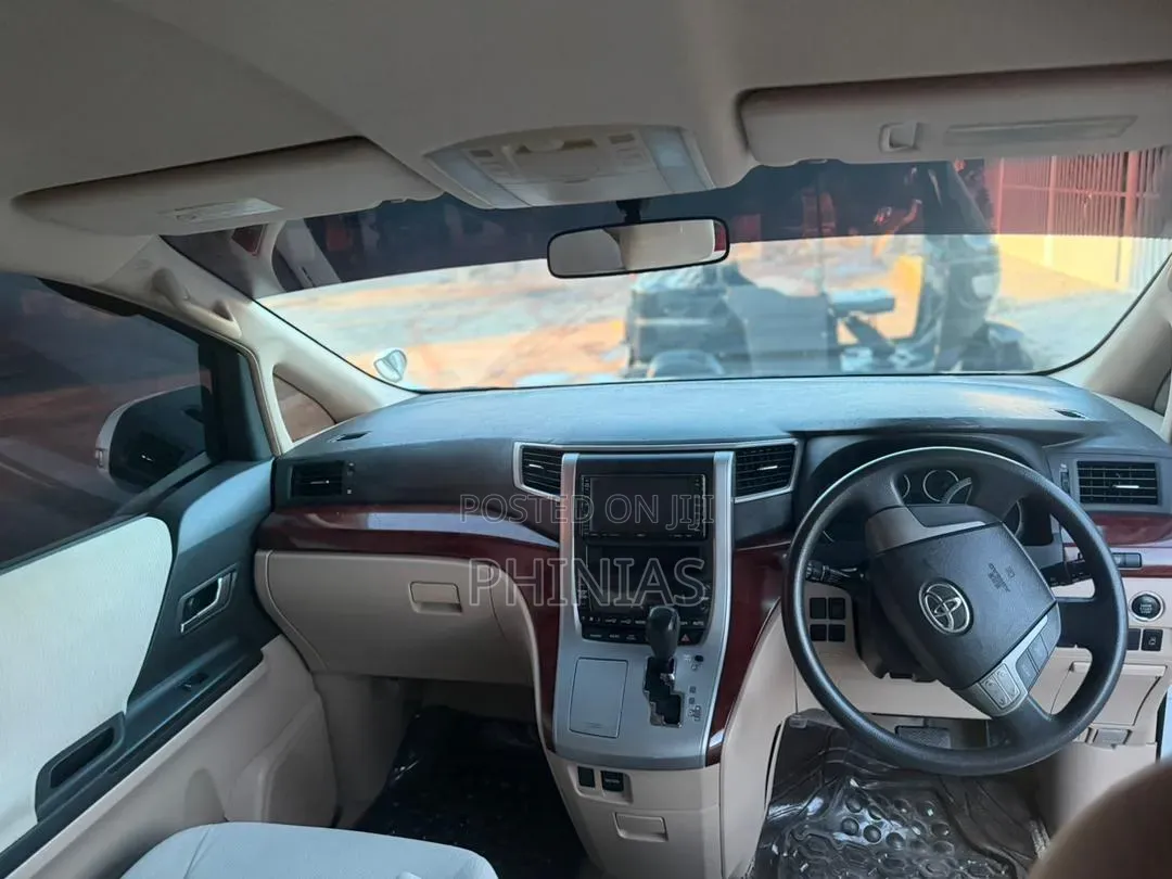 Toyota Alphard 2010 White