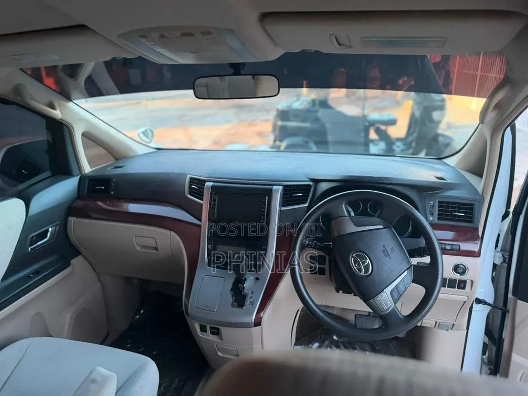 Toyota Alphard 2010 White