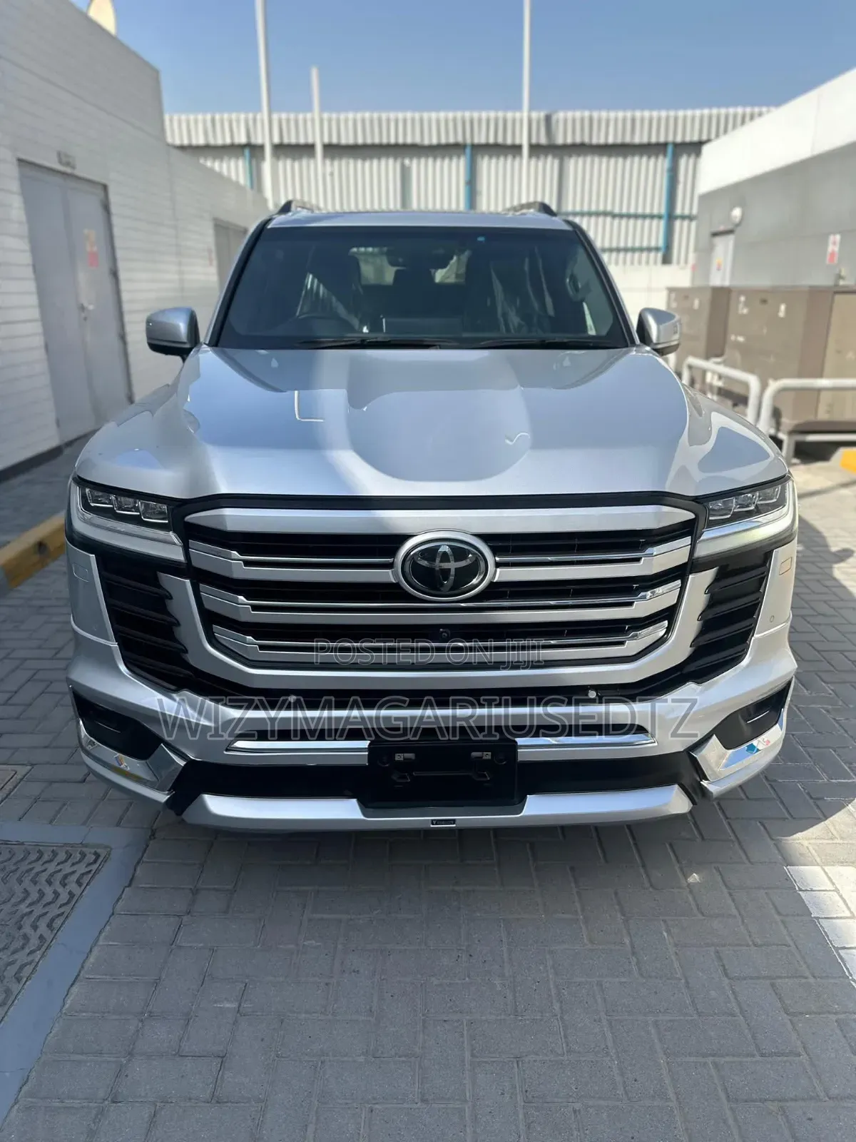 Toyota Land Cruiser LC300 2024 Silver