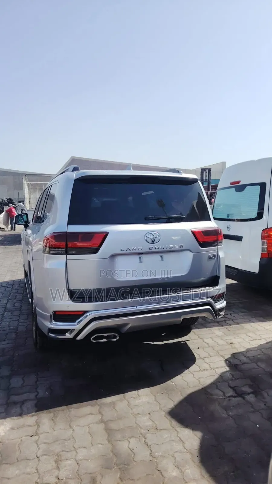 Toyota Land Cruiser LC300 2024 Silver