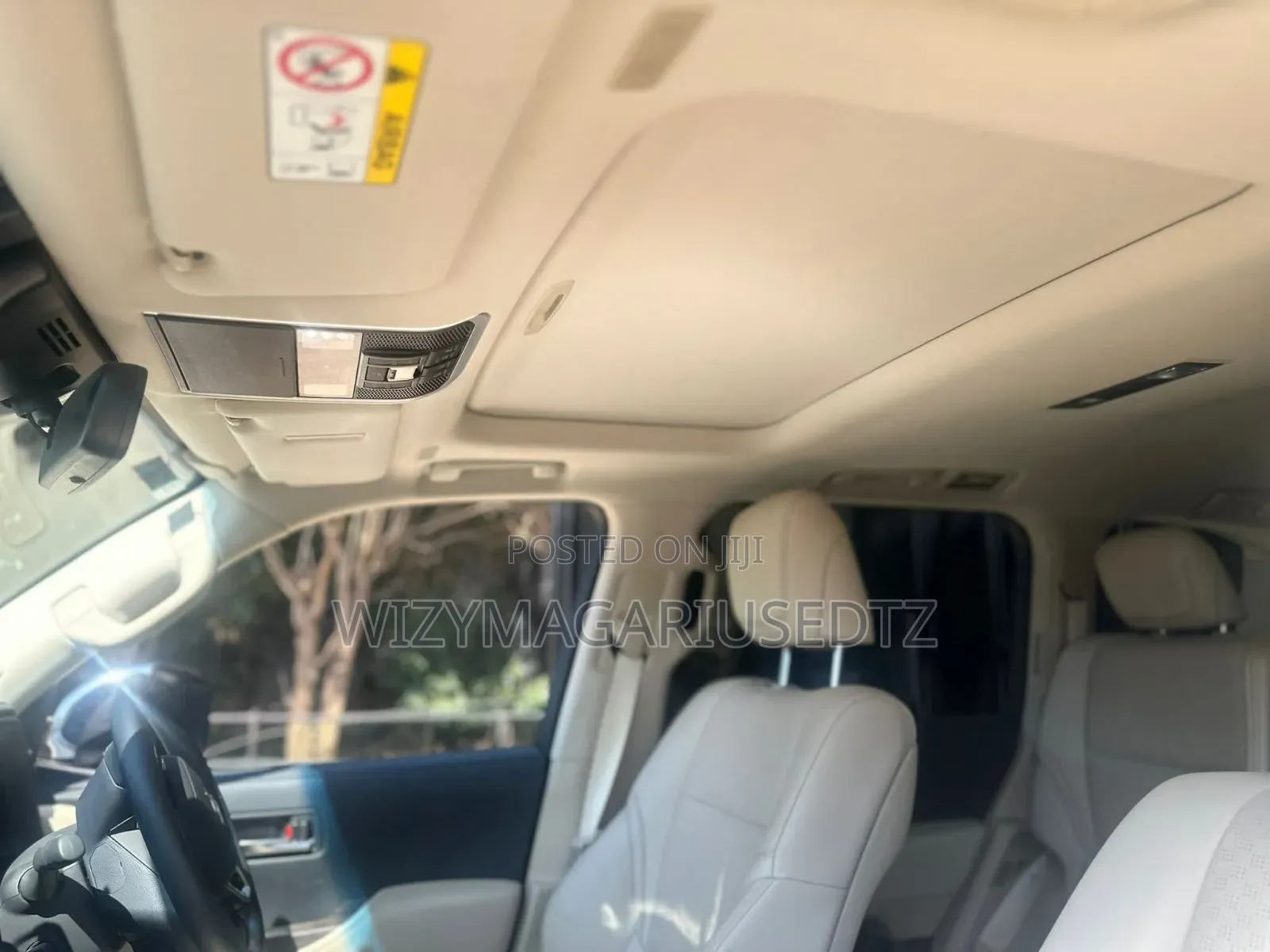 Toyota Land Cruiser LC300 2024 Silver