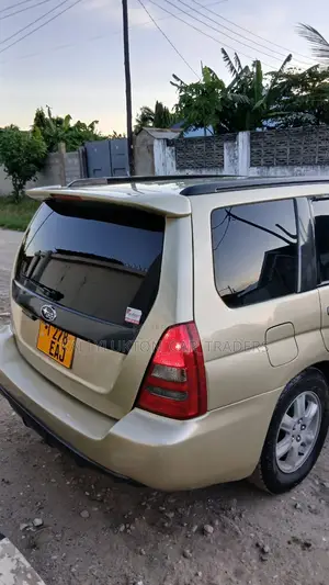 Subaru Forester 2011 Gold