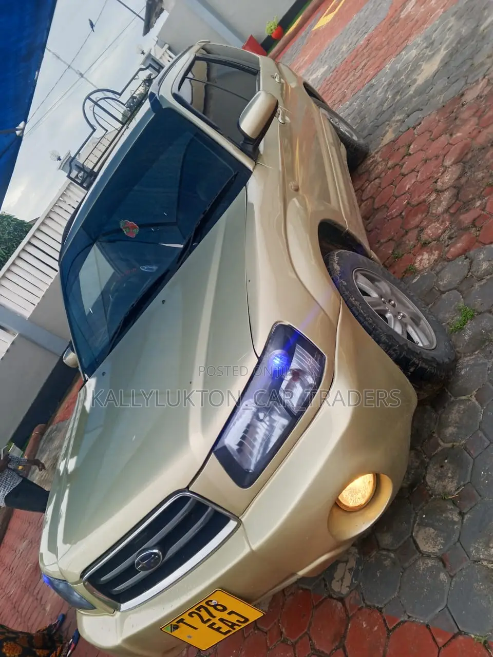Subaru Forester 2011 Gold