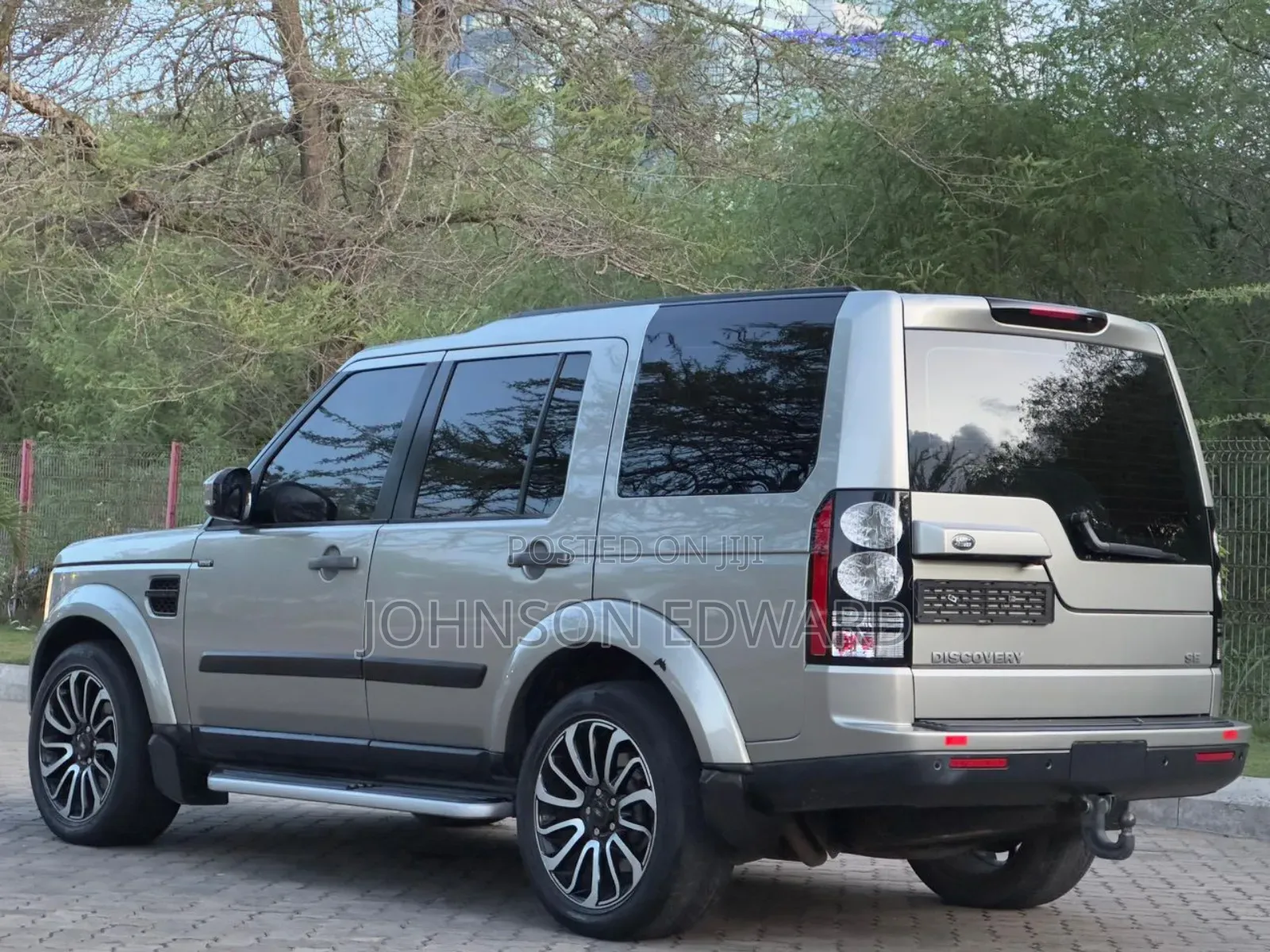 Land Rover Discovery 2016 Silver