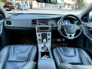 Volvo V60 2012 Gray