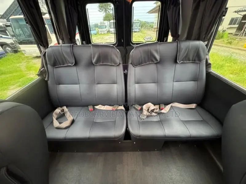 Mitsubishi Fuso Rosa 2006 Black