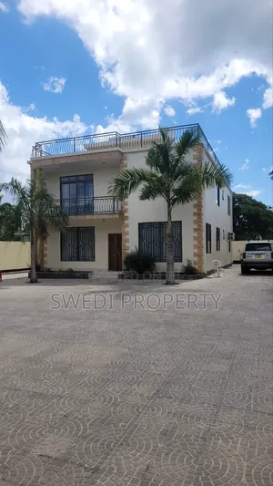 Furnished 5bdrm Villa in Swedi Property, Oyster Bay for rent