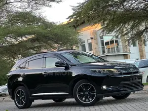 Toyota Harrier 2.0 2016 Black