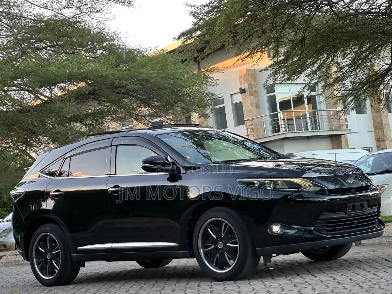 Toyota Harrier 2.0 2016 Black
