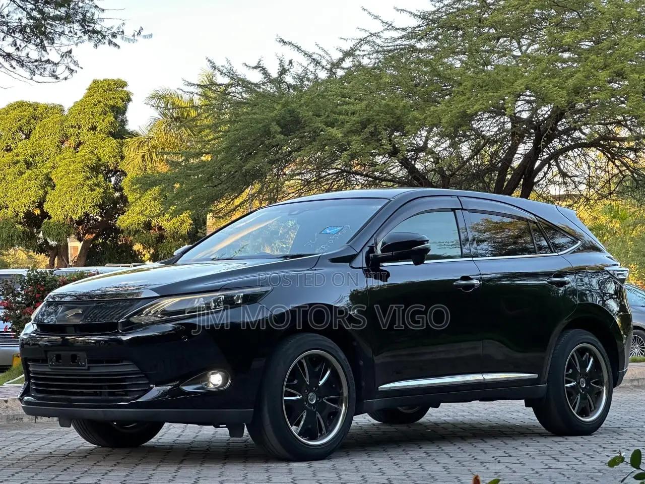 Toyota Harrier 2.0 2016 Black